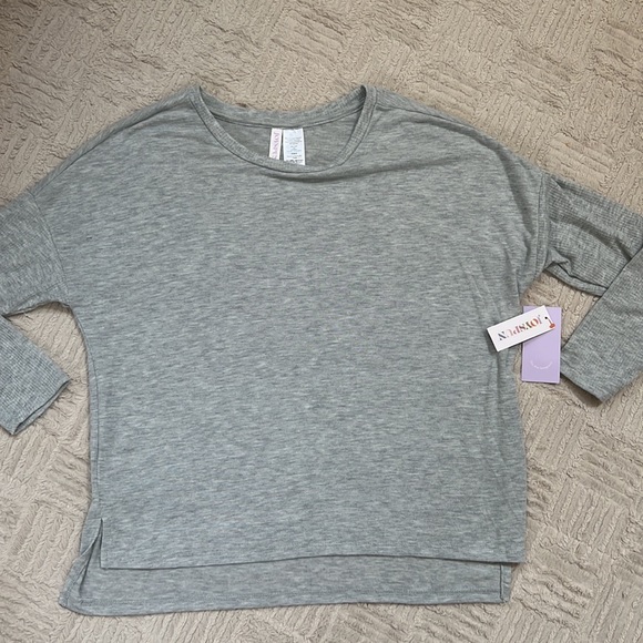 Super soft long sleeve round neck grey top - new with tags Size Small oversized - Picture 9 of 15